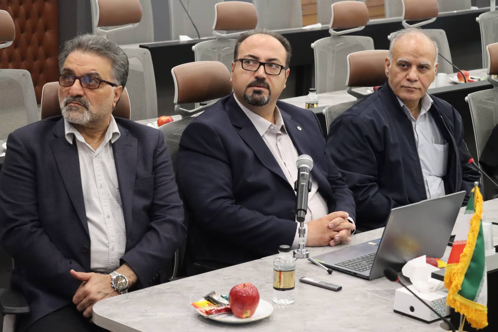 بازدید فرماندار، شهردار و هیئت رئیسه دانشگاه کاشان از شهرک علمی و تحقیقاتی اصفهان