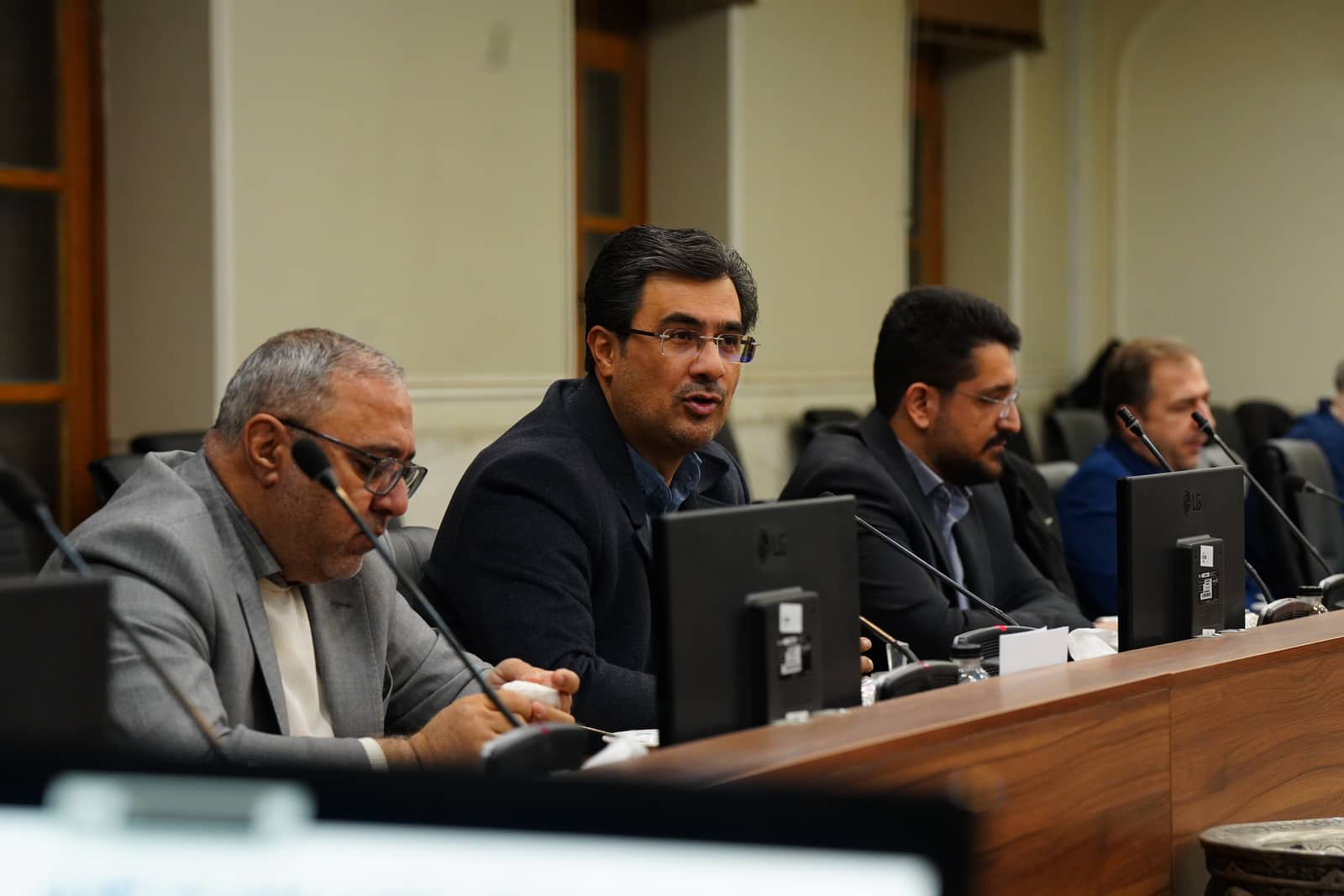 نشست «میز هوش مصنوعی» با حضور استاندار، شهردار و معاون توسعه فناوری شهرک علمی و تحقیقاتی اصفهان